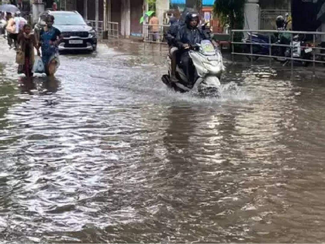 Helpline Numbers: மிக்ஜாம் புயல் பாதிப்பு: சென்னை காவல்துறை தரப்பில் உதவி எண்கள் அறிவிப்பு..