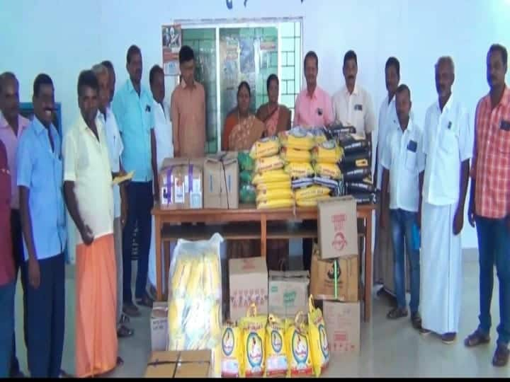 Relief materials were sent on behalf of Usilampatti Panchayat Union to the people of Chennai affected by Cyclone Mikjam உசிலம்பட்டி: மிக்ஜாம் புயலால் பாதிக்கப்பட்ட சென்னை மக்களுக்கு  நிவாரண பொருட்கள் அனுப்பி வைப்பு