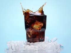 कोल्ड ड्रिंक का एक केन बनाने में कितनी चीनी लगती है? शायद फिर पीना छोड़ देंगे