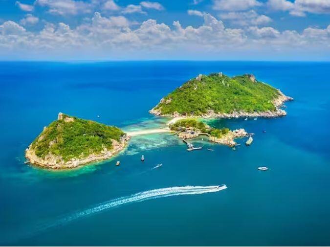 ਇਸ ਪੈਕੇਜ ਵਿੱਚ ਤੁਹਾਨੂੰ ਗੁਹਾਟੀ ਤੋਂ ਬੰਗਲੌਰ, ਬੈਂਗਲੁਰੂ ਤੋਂ ਪੋਰਟ ਬਲੇਅਰ, ਪੋਰਟ ਬਲੇਅਰ ਤੋਂ ਕੋਲਕਾਤਾ ਅਤੇ ਕੋਲਕਾਤਾ ਤੋਂ ਗੁਹਾਟੀ ਤੱਕ ਦੀਆਂ ਹਵਾਈ ਟਿਕਟਾਂ ਮਿਲਣਗੀਆਂ।