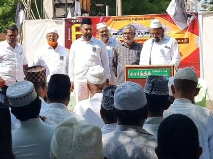 Tamil Nadu Muslim Munnetra Kazhagam staged a protest to protect places of worship in karur TNN கரூரில் வழிபாட்டு தலங்களை பாதுகாக்க கோரி தமிழ்நாடு முஸ்லிம் முன்னேற்றக் கழகம் சார்பில் கண்டன ஆர்ப்பாட்டம்