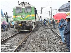 मिचौंग तूफान से पटरी पर गिरा चट्टान, बाधित हुआ केके रेलमार्ग, सभी पैसेंजर ट्रेनें हुईं रद्द