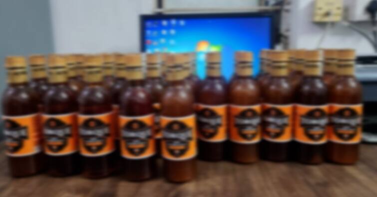 Rajkot: A quantity of syrup bottles was seized from Vinchhiya , Kotda Sangani, Rajkot Rajkot: રાજકોટના વિંછિયા, કોટડા સાંગાણીમાં પોલીસના દરોડા, 116 નશાકારક સીરપની બોટલો જપ્ત
