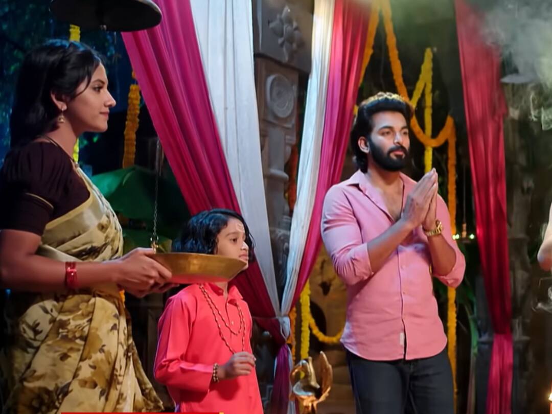 Naga Panchami December 6th శివయ్య ఎదురుగానే ప్రాణం వదిలేస్తా.. షాకిచ్చిన పంచమి! naga panchami serial today december 6th episode written update Naga Panchami December 6th శివయ్య ఎదురుగానే ప్రాణం వదిలేస్తా.. షాకిచ్చిన పంచమి!