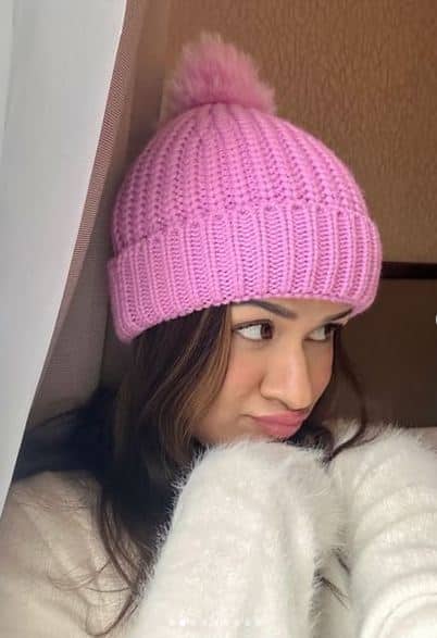 ਇਨ੍ਹਾਂ ਸਾਰੀਆਂ ਤਸਵੀਰਾਂ 'ਚ ਅਵਨੀਤ ਕੌਰ ਦੇ ਚਿਹਰੇ ਦੀ ਮਾਸੂਮੀਅਤ ਅਤੇ ਸਾਦਗੀ ਨੂੰ ਪ੍ਰਸ਼ੰਸਕ ਕਾਫੀ ਪਸੰਦ ਕਰ ਰਹੇ ਹਨ।