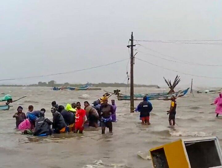 Many flights canceled at Varanasi airport due to michaung cyclone ann Michaung Cyclone Effects: मिचौंग तूफान का असर, वाराणसी एयरपोर्ट पर बीते 5 दिनों में 60 उड़ानें रद्द, 40 हजार से ज्यादा यात्री प्रभावित