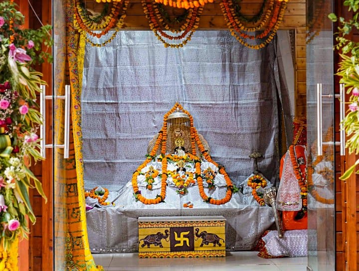 Ram Mandir Inauguration training of priests selected for Ram temple to start from today Ram Mandir Inauguration: राम मंदिर के लिए चुने गए पुजारियों की ट्रेनिंग आज से, गुजरेंगे इस प्रक्रिया से
