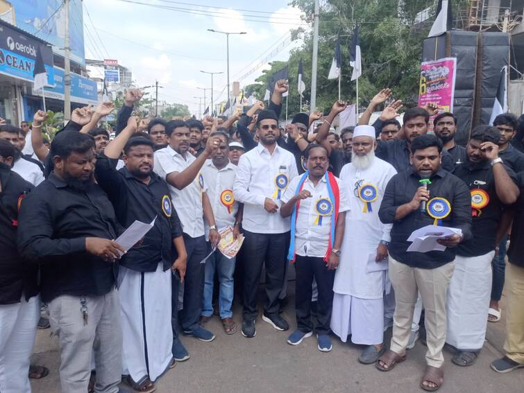 MLA Abdul Samad says Protection of Religious Places Act, 1991 should be implemented immediately TNN மத வழிபாட்டு தலங்கள் பாதுகாப்பு சட்டத்தை உடனடியாக அமல்படுத்த வேண்டும் - எம்எல்ஏ அப்துல் சமது