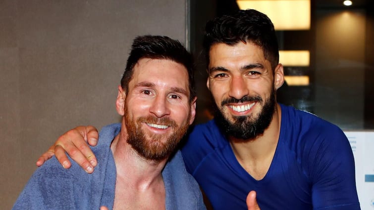 Luis Suarez likely to reunite with Lionel Messi and sign for Inter Miami Luis Suarez: ফের বন্ধু মেসির সঙ্গে খেলার সম্ভাবনা! ইন্টার মায়ামিতে সই করতে চলেছেন সুয়ারেজ়?