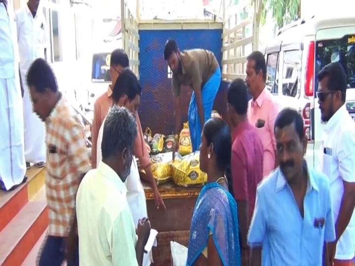 உசிலம்பட்டி: மிக்ஜாம் புயலால் பாதிக்கப்பட்ட சென்னை மக்களுக்கு  நிவாரண பொருட்கள் அனுப்பி வைப்பு