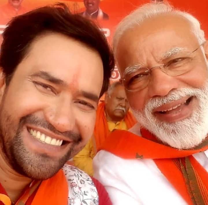 वहीं फिल्मों के साथ-साथ निरहुआ बीजेपी की तरफ से आजमगढ़ सीट से लोकसभा चुनाव लड़ चुके हैं.