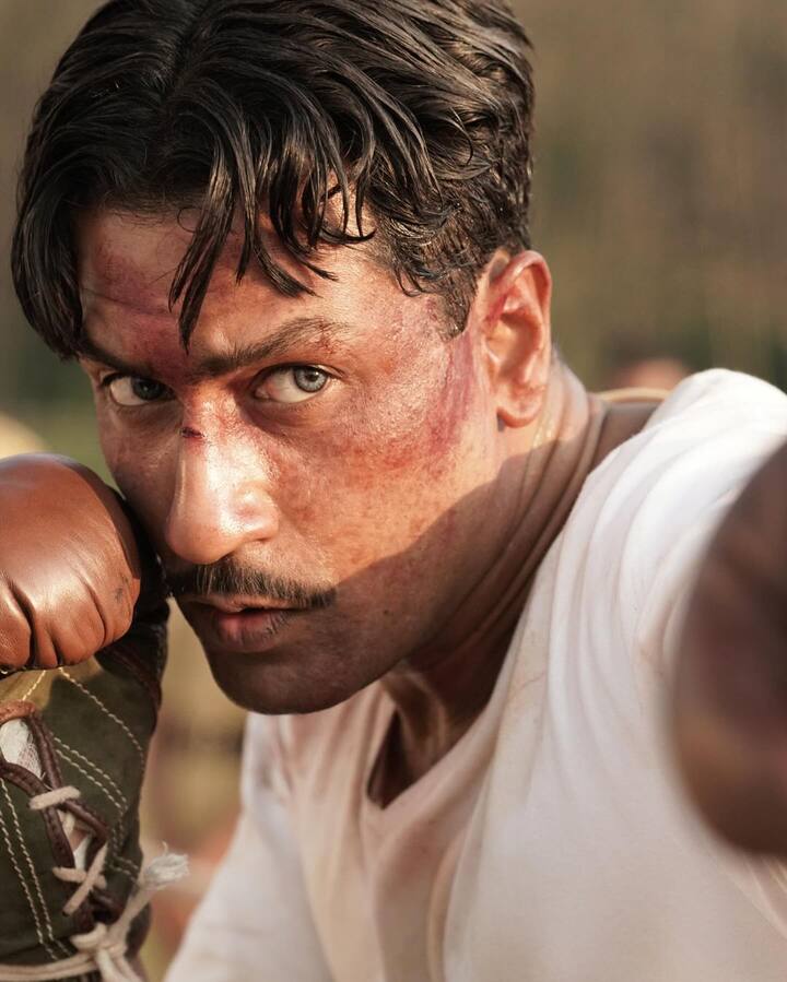 बता दें कि विक्की कौशल की फिल्म ‘सैम बहादुर’ भारत के पहले फील्ड मार्शल सैम मानेकशॉ की रियल लाइफ पर बेस्ड है. जिसमें एक्टर सैम का किरदार निभा रहे हैं.