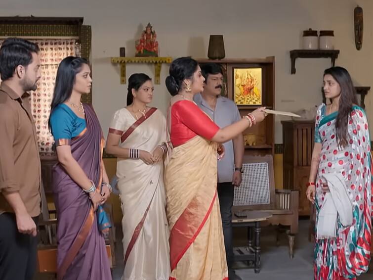 krishna mukunda murari serial today december 6th episode written update Krishna Mukunda Murari December 6th Episode : కృష్ణ ముకుంద మురారి సీరియల్: కృష్ణ చేతికి మొదటి శుభలేఖ - భర్త పెళ్లి పనులు ప్రారంభించిన డాక్టరమ్మ!