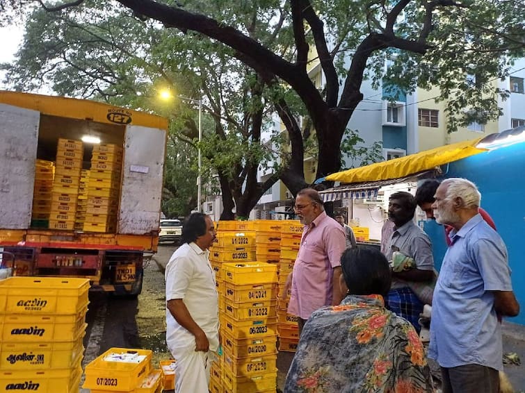 Aavin milk Distribution getting better after Michaung Cyclone Milk Distribution: ’பால் விநியோகம் சீராகிறது.. அதிகமாக வாங்கி இருப்பு வைக்க வேண்டாம்’ - அமைச்சர் தகவல்