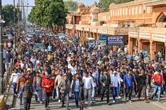 सुखदेव सिंह गोगामेड़ी के मर्डर पर बवाल, अस्‍पताल के बाहर धरने पर बैठे समर्थक, वसुंधरा राजे, दीया कुमारी समेत कई नेता समर्थन में उतरे   