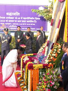 BR Ambedkar Death Anniversary: पुण्यतिथि पर बाबा साहब को श्रद्धांजली, PM मोदी, राष्ट्रपति मुर्मू , सोनिया गांधी समेत अन्य नेता आए साथ