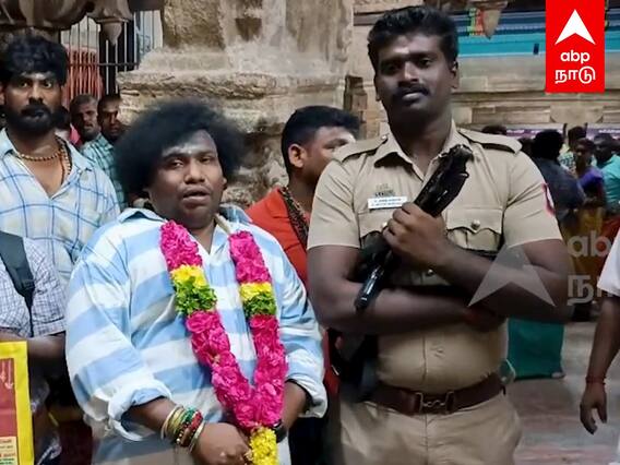 Yogi Babu in Palani : 