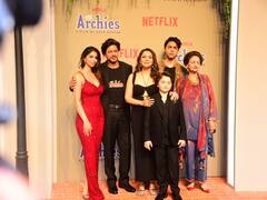The Archies : शाहरुखचा लेक सुहाना खानला सपोर्ट! 'द आर्चीज'च्या प्रीमियरला किंग खान सहकुटुंब हजर; पाहा फोटो