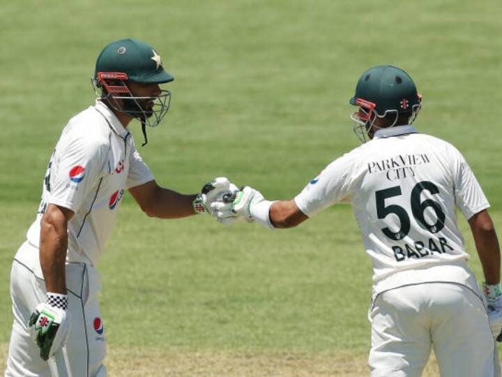 AUS vs PAK Shan Masood played a brilliant 156 not out runs know in Australia after becoming the captain people trolled babar azam AUS vs PAK: पाकिस्तान की कप्तानी संभालते ही पहले मैच में चमके शान मसूद, लोगों ने पूर्व कप्तान बाबर आज़म को किया ट्रोल