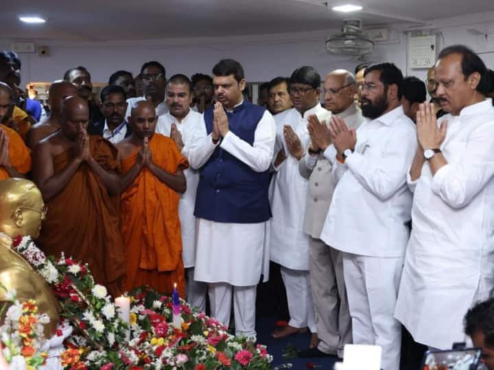 शरद पवार ने ‘एक्स’ पर एक पोस्ट में आंबेडकर को समाज के वंचित वर्गों के अधिकारों के लिए लड़ने के वास्ते सामाजिक क्रांति लाने वाले व्यक्ति के रूप में वर्णित किया.