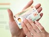 Aadhaar Card Biometric : तुमचं आधार कार्ड वापरुन ऑनलाईन केला जातोय? 'या' सोप्या Steps वापरुन बायोमेट्रिक लगेच लॉक करा!