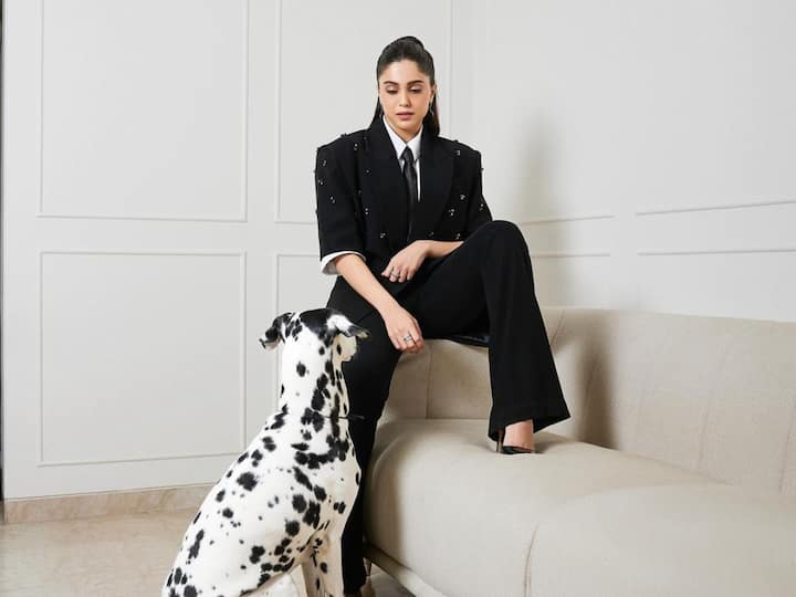 Sharvari Wagh treated fans with pictures in a black pant suit giving out boss lady vibes