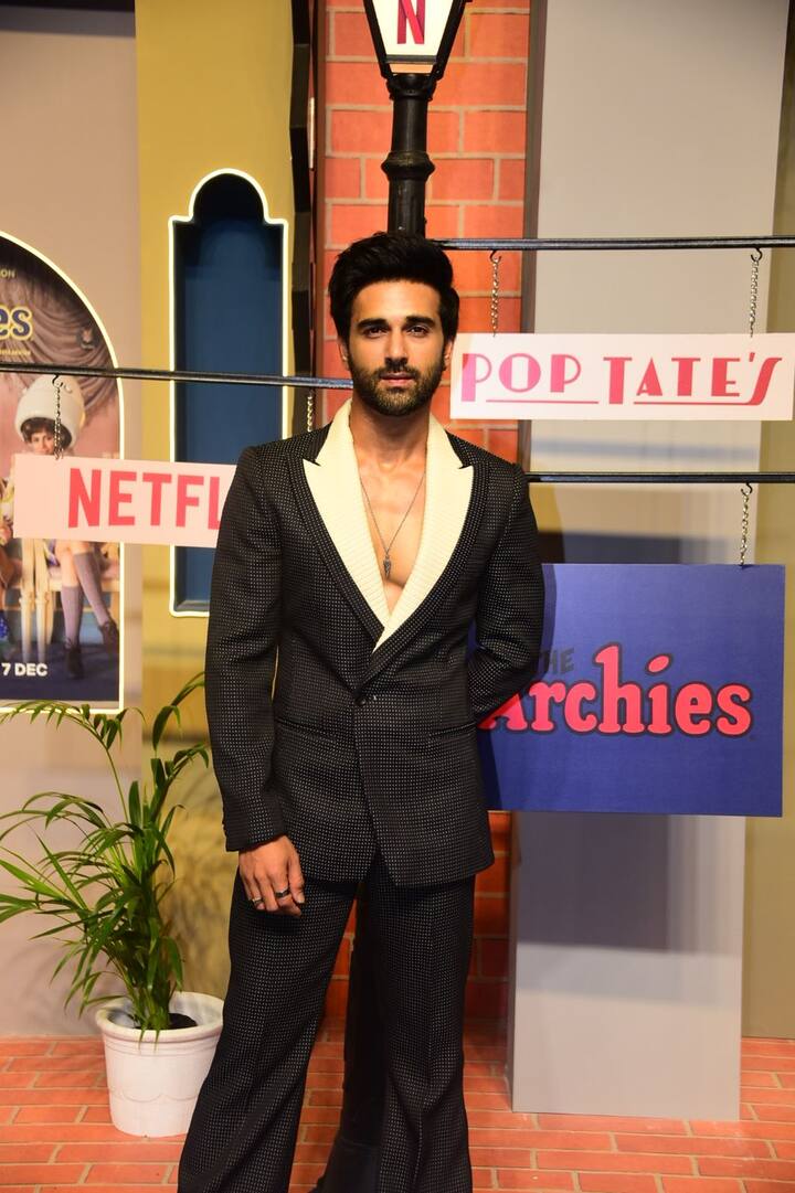 এদিনের প্রিমিয়ারে আক্ষরিক অর্থেই ছিল চাঁদের হাট। এবার ছবি দর্শক কতটা পছন্দ করেন সেটাই দেখার।