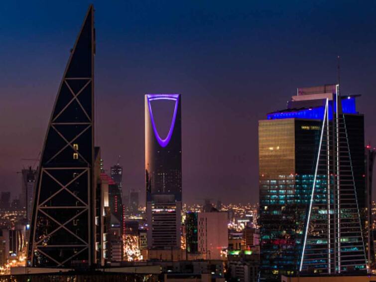 Saudi Arabia Lures Foreign Firms To Relocate Regional HQs With 30-Year Tax Benefits Saudi Arabia Lures Foreign Firms To Relocate Regional HQs With 30-Year Tax Benefits