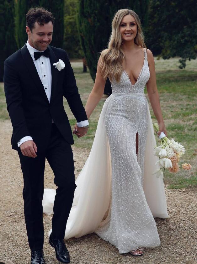 ਟ੍ਰੈਵਿਸ ਹੈੱਡ ਦਾ ਮਾਸਟਰ ਬੈੱਡਰੂਮ ਐਡੀਲੇਡ ਦੇ ਸ਼ਾਨਦਾਰ ਦ੍ਰਿਸ਼ ਪੇਸ਼ ਕਰਦਾ ਹੈ। ਇਸ ਤੋਂ ਇਲਾਵਾ ਘਰ ਦੇ ਪਿਛਲੇ ਵਿਹੜੇ ਵਿੱਚ ਬਗੀਚੇ ਹਨ। ਇੱਥੇ ਇੱਕ ਪੂਲ ਅਤੇ ਸਵਿੰਗ ਪੂਲ ਵੀ ਹੈ। (ਫੋਟੋ ਕ੍ਰੈਡਿਟ- ਸੋਸ਼ਲ ਮੀਡੀਆ)