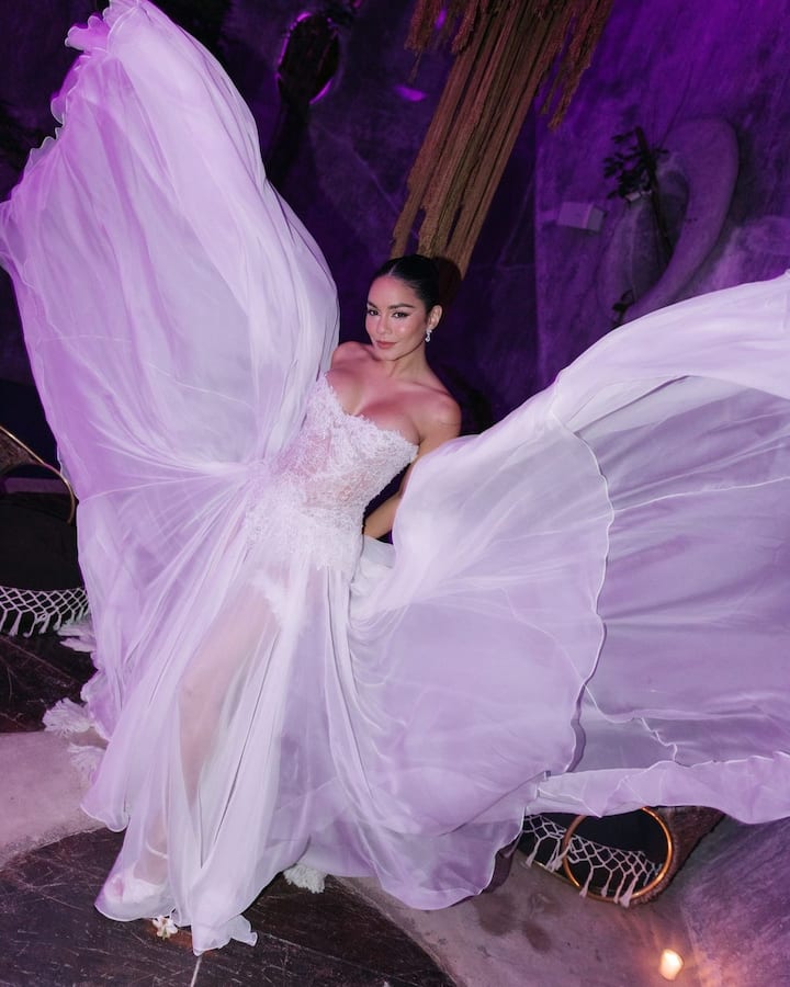 The bride attended the event wearing two stunning Vera Wang outfits.