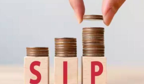 Mutual Fund SIP News How many types of Mutual Fund SIP invest marathi news म्युच्युअल फंड SIP चे प्रकार किती? नेमकं कसं चालतं SIP चे काम 