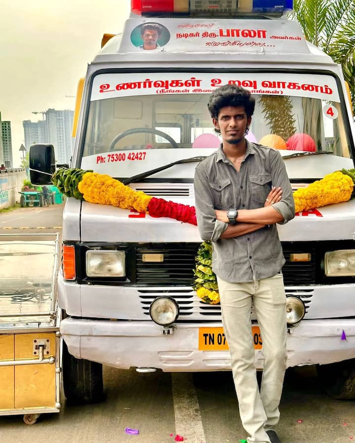 சின்னத்திரையிலும் வெள்ளித்திரையிலும் கலக்கும் பாலா, தொடர்ந்து பல சமூக சேவைகளை செய்து வருகிறார். இவரின் பெயரில் மக்கள் சேவைக்காக நான்கு ஆம்புலன்ஸ் வாகனங்களும் ஓடி வருகிறது