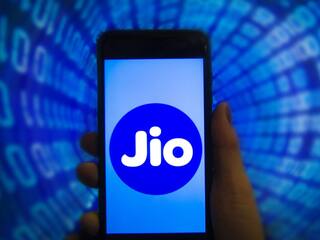 Jio Unlimited 5G Data Plan : JIO चा नवा अनलिमिटेड 5 जी डेटा प्लॅन लाँच;  84 दिवसांच्या डेटा कॉलिंगसह Sony LIV, Zee5 चं  फ्री सब्सक्रिप्शन