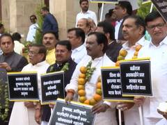 Assembly Session 2023 : शेतकरी झाला कासाविस, खोके सरकार 420, विरोधकांच्या घोषणा!