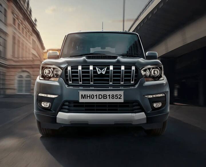 घरेलू बाजार में महिंद्रा कई पॉपुलर एसयूवी की बिक्री करती है, जिनमें महिंद्रा स्कॉर्पियो क्लासिक, स्कॉर्पियो-एन, एक्सयूवी700 और महिंद्रा थार जैसी गाड़ियों की अच्छी डिमांड है.