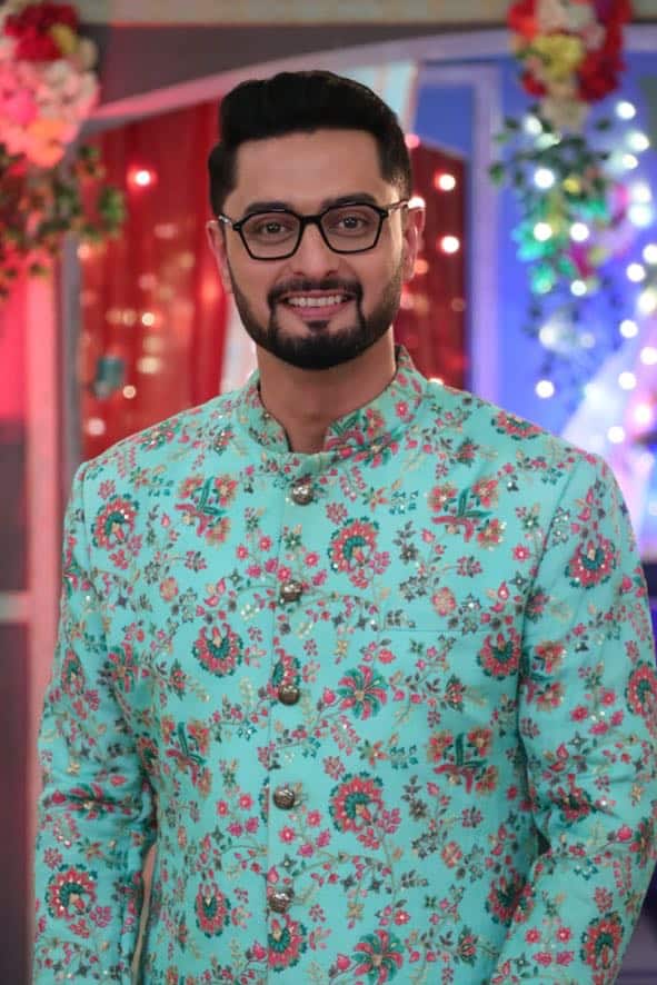 আবিরকে দ্বিতীয়বার বিয়ে করা নিয়ে দোটানার মধ্যে ছিল টুম্পা। তবে শেষমেষ মত বদলে ফেলে সে। আবির ও টুম্পার পরিবার খুশিতে মেতে ওঠে এই বিয়েকে কেন্দ্র করে
