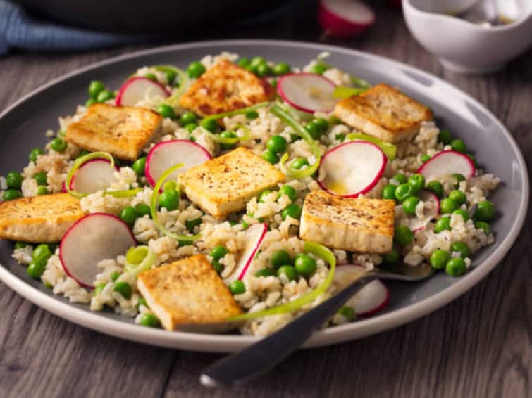 Tasty Paneer Pea Pulao recipe procedure know here Paneer Pea Pulao: பனீர் பட்டாணி புலாவை இந்த மாதிரி செய்து பாருங்க! சூப்பரா இருக்கும்!