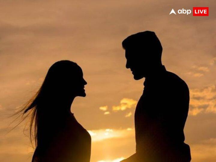 मेष राशि वालों को 2024 की शुरुआत में लव लाइफ में कुछ चुनौतियों का सामना करना पड़ सकता है. लेकिन हल्के-हल्के स्थिति सही होगी और आप दोनों एक दूसरे को और बेहतर तरीके से समझ पाएंगे.