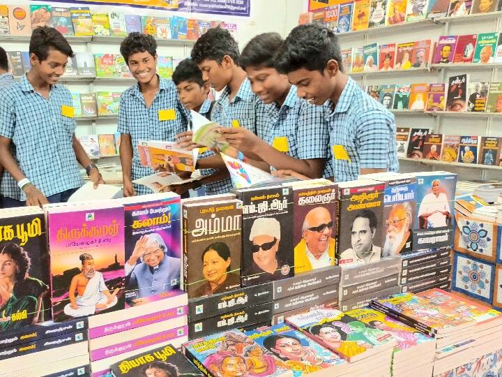Salem Book Fair concludes: Books worth Rs 2 crore 5 lakh sold in 15 days TNN Book Fair: சேலம் புத்தக கண்காட்சி நிறைவு: 15 நாட்களில் ரூ. 2 கோடி 5 லட்சம் மதிப்பிலான புத்தகங்கள் விற்பனை
