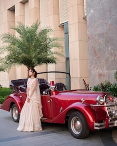 Rhea Chakraborty Photos: గ్లామర్ డోస్ పెంచిన తూనీగ బ్యూటీ!