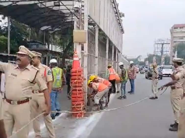 Fence Outside KCR Office Hyderabad Caused Traffic Snarls For Years Removed Barricade Outside KCR Office Removed In Hyderabad, Revanth Reddy Keeps Poll Promise: Watch