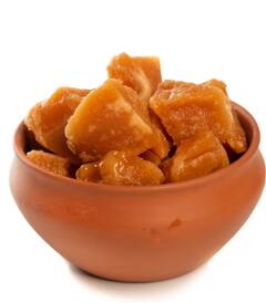 Jaggery ki Chai: ਜੇਕਰ ਸਰਦੀਆਂ ਵਿੱਚ ਗੁੜ ਵਾਲੀ ਚਾਹ ਪੀਂਦੇ ਹੋ ਤਾਂ ਤੁਹਾਨੂੰ ਮਿਲਣਗੇ ਕਈ ਲਾਭ