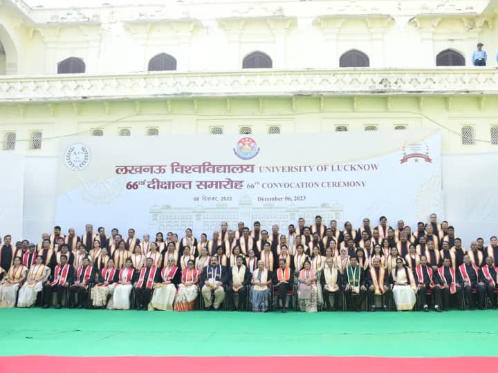 लखनऊ यूनिवर्सिटी में 66वें दीक्षांत समारोह का आयोजन किया गया.