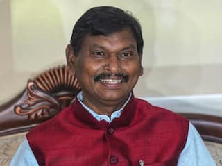 अर्जुन मुंडा भारताचे नवे कृषीमंत्री, नरेंद्र सिंह तोमर यांच्यासह दोन मंत्र्यांचे राजीनामे मंजूर