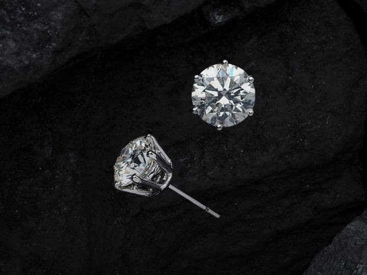 पेनाइट की महत्ता उसकी दुर्लभता में नहीं, बल्कि इसके विशेष गुणों में छुपी है. इस अनमोल रत्न में रंगों का जादू, चमक और सजीवता होती है. इसकी शक्ति और विशालता मनुष्य को आकर्षित करती है.