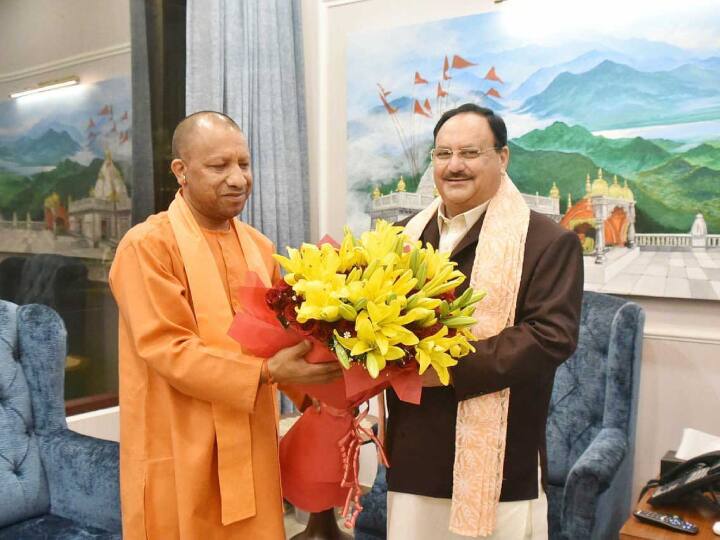 पीएम मोदी से मिलने के बाद सीएम योगी ने बीजेपी अध्यक्ष जेपी नड्डा से मुलाकात की इस दौरान कई प्रमुख मुद्दों पर बात हुई.