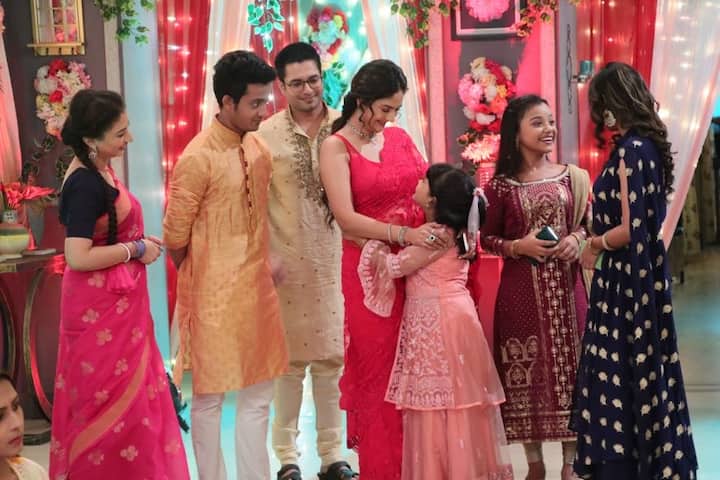 বর্তমান দিনের কলকাতার প্রেক্ষাপটে তৈরি এই ধারাবাহিকের গল্প। ধারাবাহিকের মহিলা অটোচালকের ভূমিকায় টুম্পা।