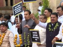 Assembly Session 2023 : शेतकरी झाला कासाविस, खोके सरकार 420, विरोधकांच्या घोषणा!