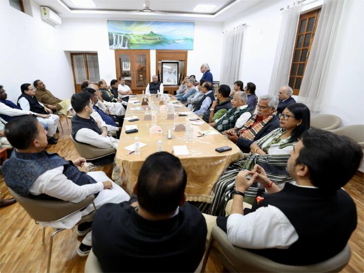 INDIA Alliance Next Meeting date congress mallikarjun kharge rahul gandhi loksabha election 2024 I.N.D.I.A Alliance Meeting: सूत्रों का दावा-17 दिसंबर को होगी इंडिया गठबंधन की अगली बैठक