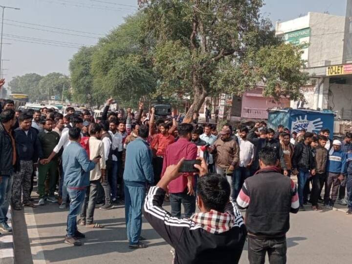 Sukhdev Singh Gogamedi Murder Jaipur Band Only medical store and petrol pump open ANN Sukhdev Gogamedi Murder: जयपुर में दिखा बंद का असर! बाजारों में पसरा सन्नाटा, लोगों ने टायर जलाकर दिखाया आक्रोश